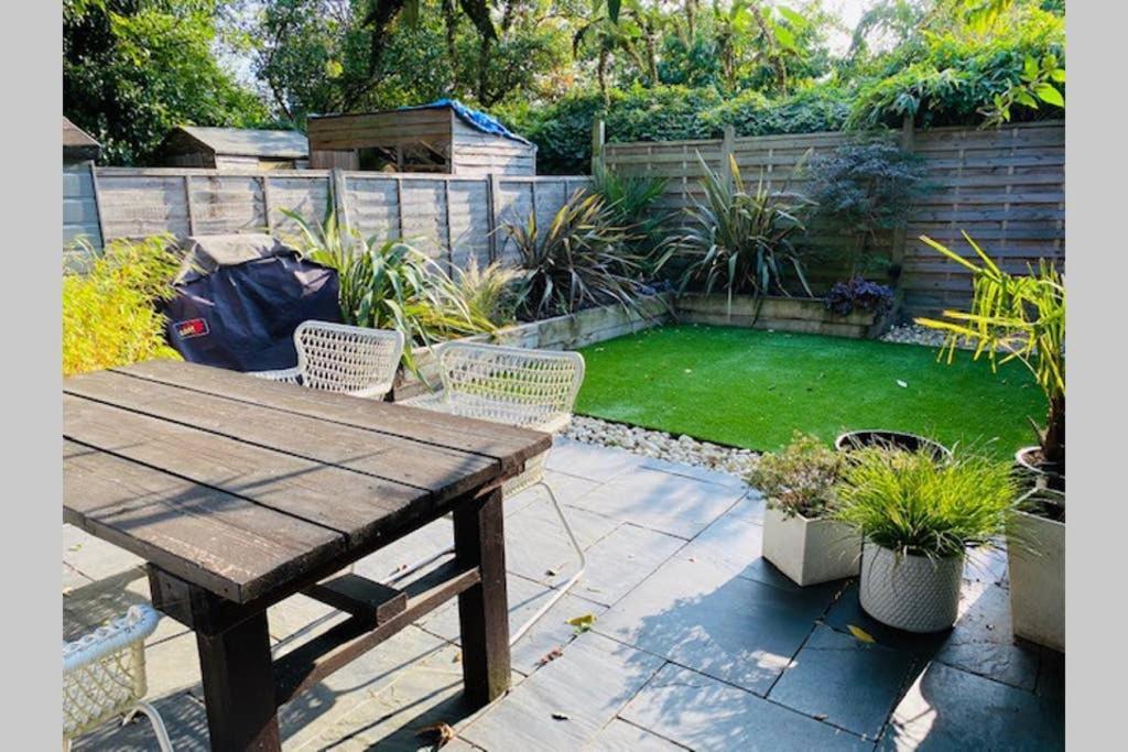 Ferienwohnung Stunning, Stylish Garden Flat In The Heart Of Wimbledon London Exterior foto