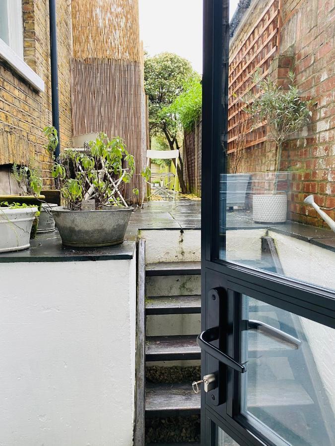 Ferienwohnung Stunning, Stylish Garden Flat In The Heart Of Wimbledon London Exterior foto